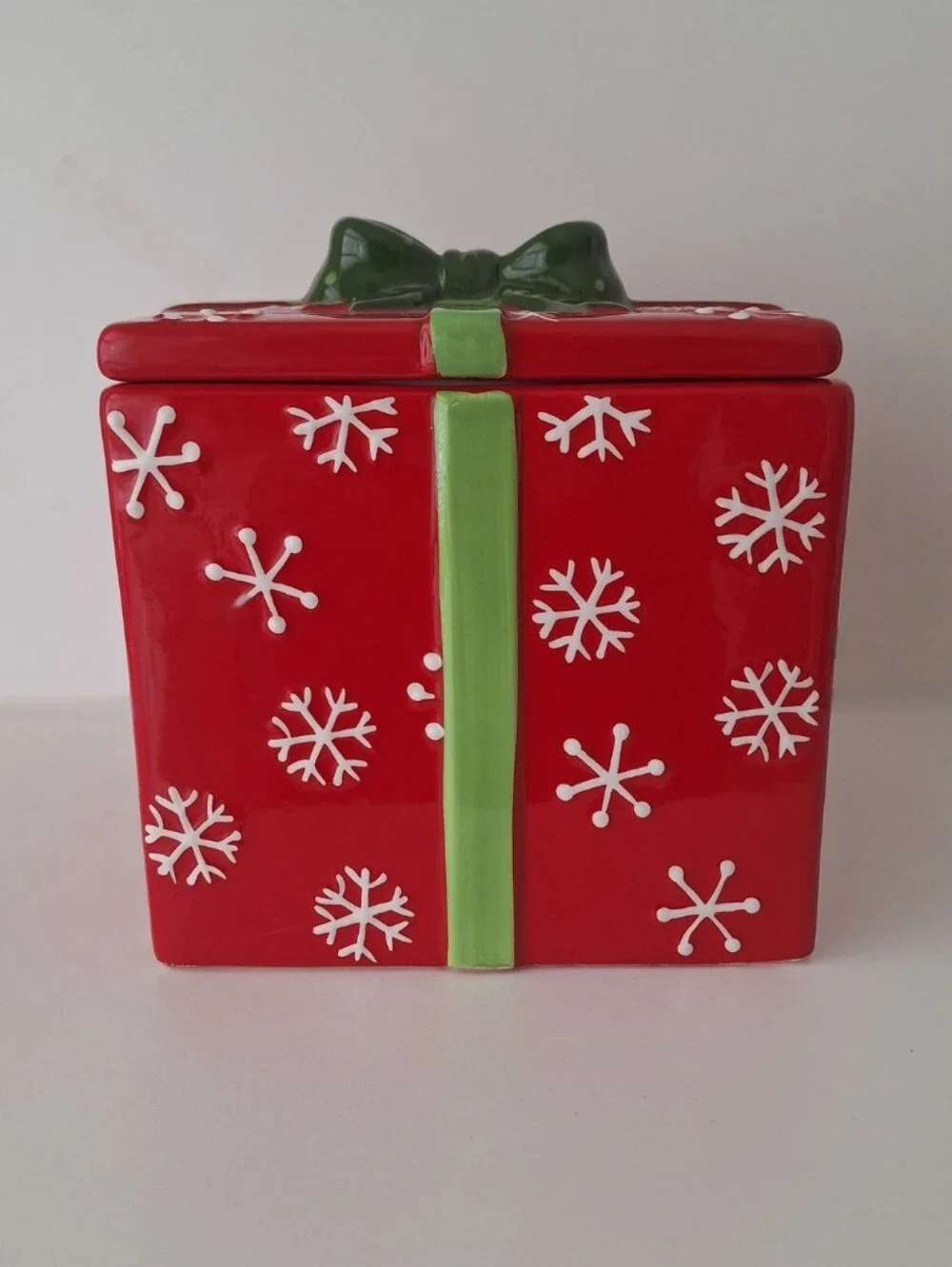 Real Home ceramic Christmas cookie jar.